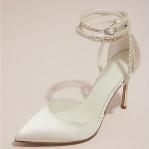 NEW Galina Signature Moxxy Wedding Ivory Satin Diamond Ankle Strap Shoes Sz 9
